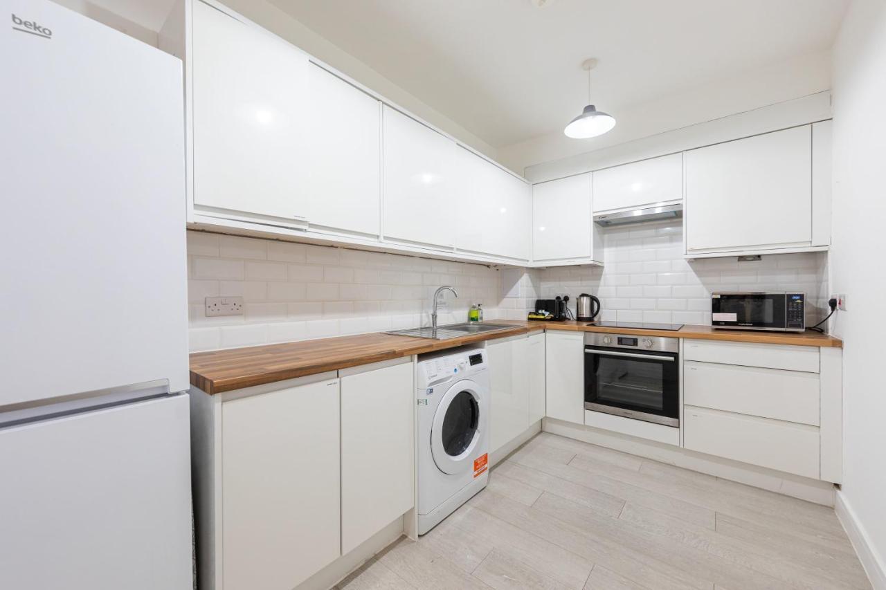 Boutique Modern Hotel Room For Two Near Tube And Bus Stations Londres Exterior foto